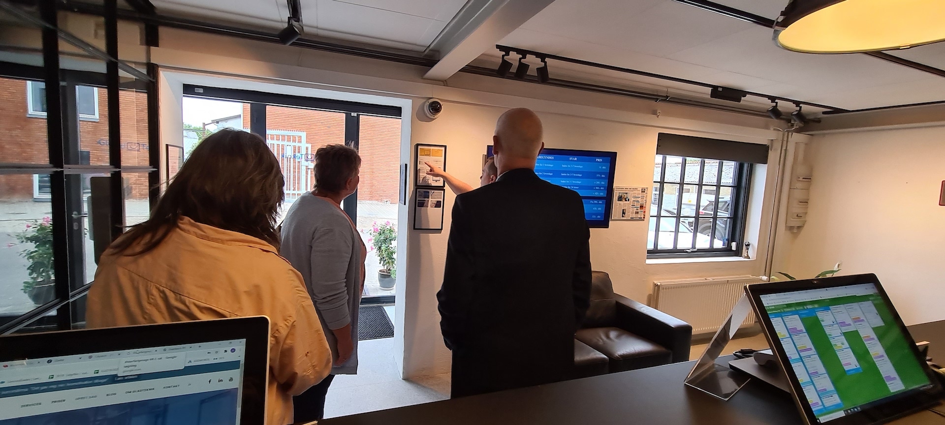 Hvidovre borgmester og kommunaldirektør på besøg hos GladTeknik 1