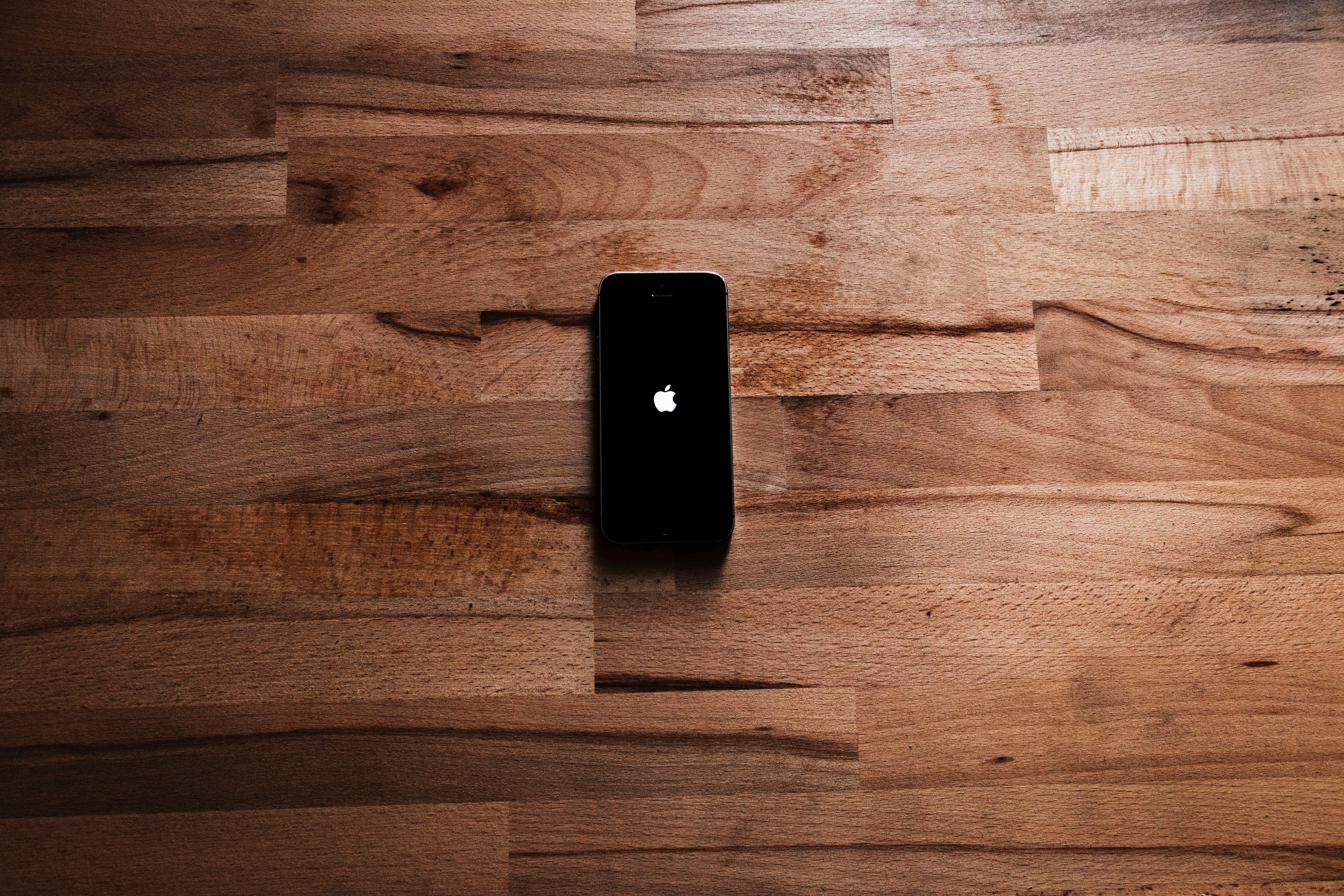 iPhone med logo på